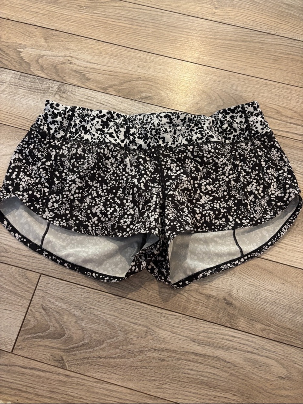 Lululemon athletica Speed Up Short 2.5